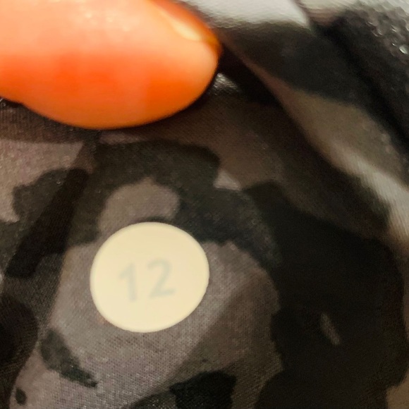 Lululemon Noir Lightweight Mesh Bomber Jacket - Picture 7 of 7